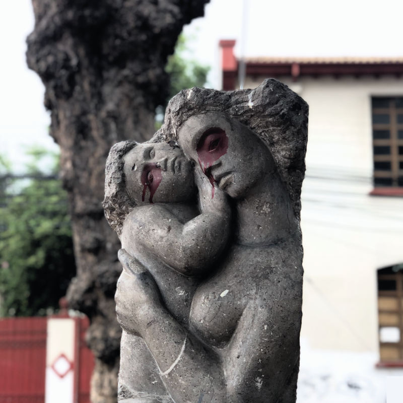 General view of the Maternity sculpture by Berta Herrera