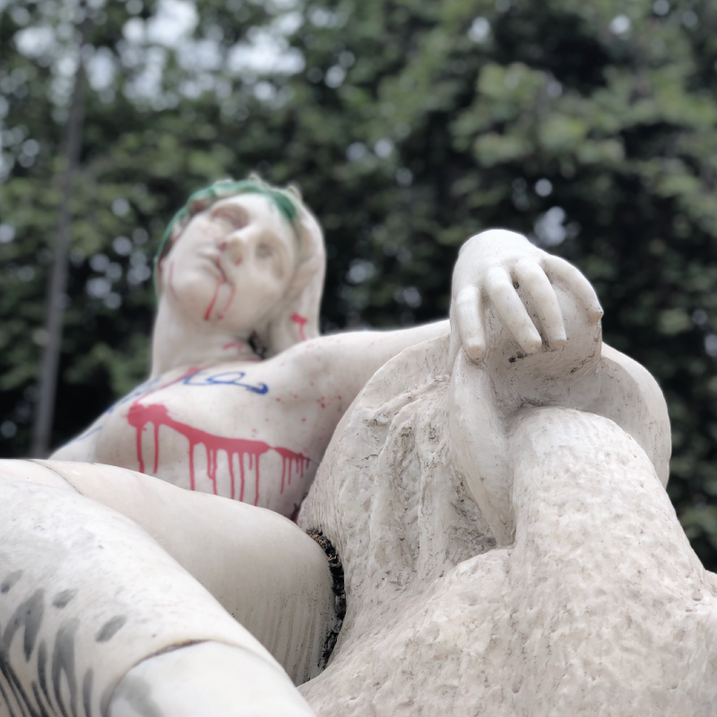 Right side view of the Spring sculpture by Virginio Arias