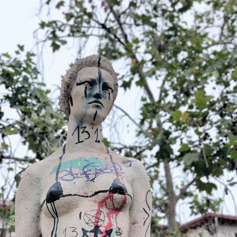 Side view of the Torso sculpture by Lily Garafulic Side view of the Torso sculpture by Lily Garafulic